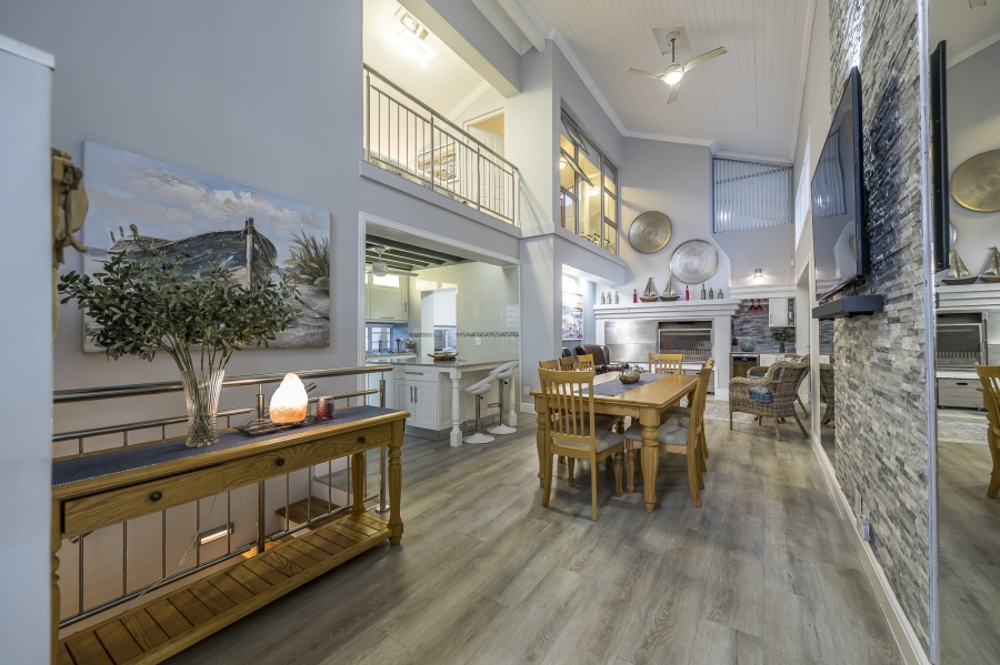 5 Bedroom Property for Sale in Glentana Western Cape